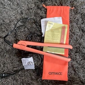 💥 SOLD 💥 Amika: Flat Iron